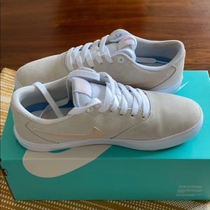 NEW Nike SB Check Solarsoft